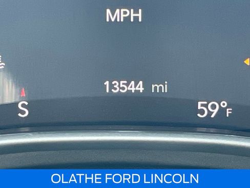 Used 2024 Chrysler Pacifica Touring-L FWD image 14