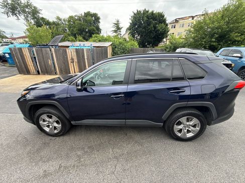 Used 2025 Toyota RAV4 XLE AWD/4WD image 3