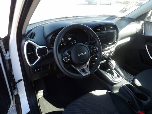 Used 2024 Kia Soul LX w/ Option Group 015 image 12