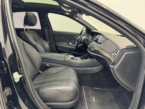 Used 2017 Mercedes-Benz S 550 Sedan image 16