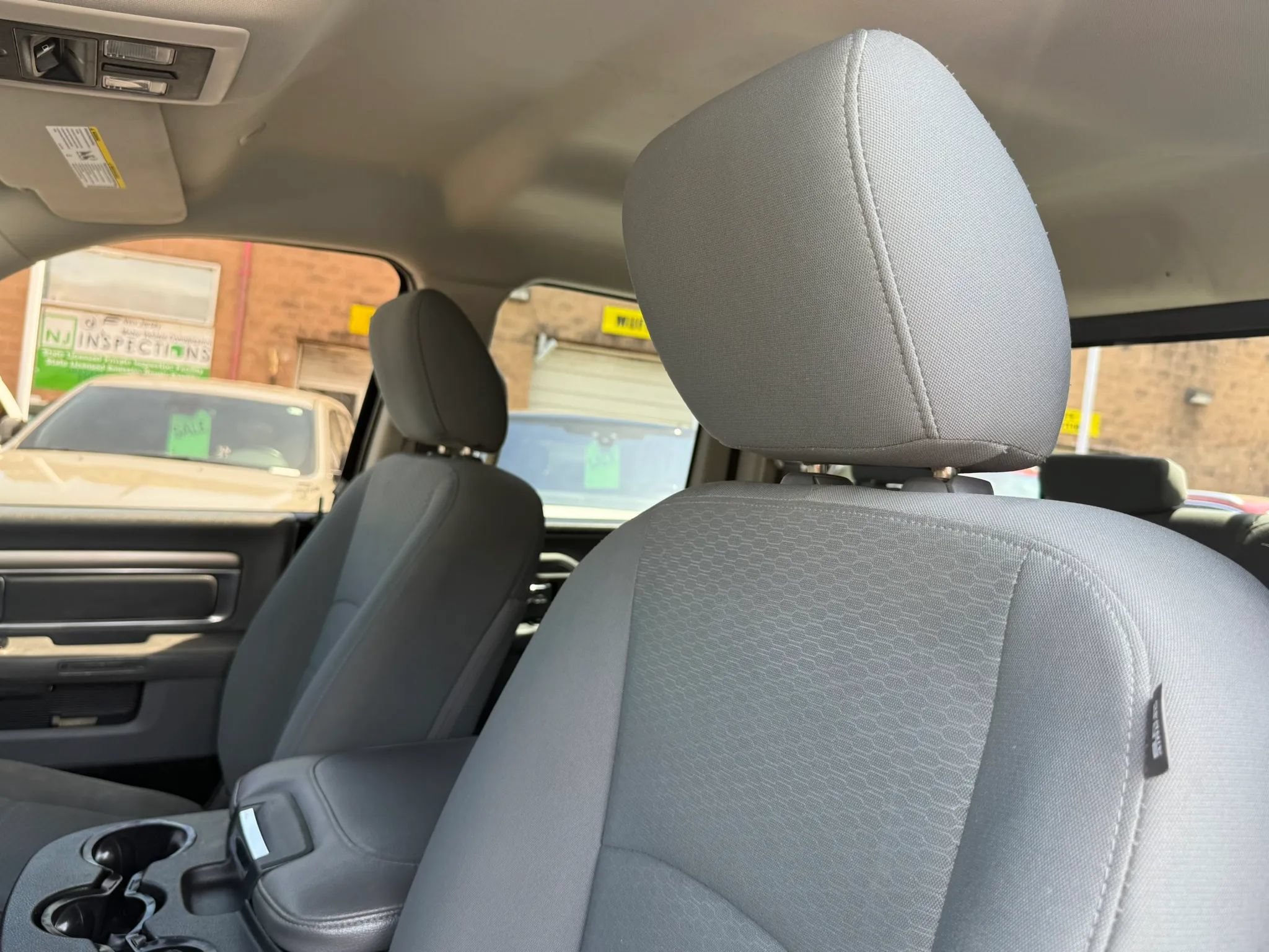 Used 2017 RAM 1500 Classic SLT AWD/4WD image 10