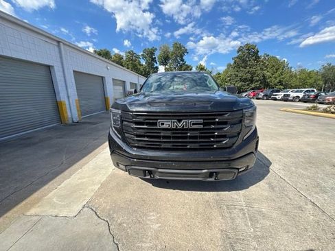 Used 2022 GMC Sierra 1500 Elevation w/ Preferred Package AWD/4WD image 4