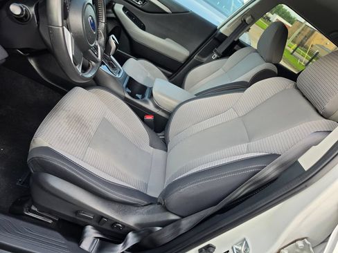 Used 2023 Subaru Outback Premium AWD/4WD image 6