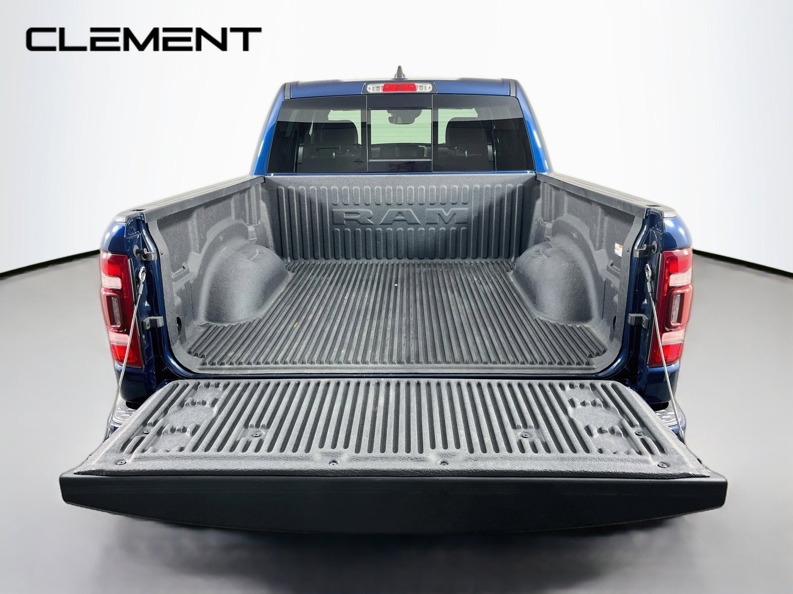 Used 2023 RAM 1500 Laramie AWD/4WD image 9