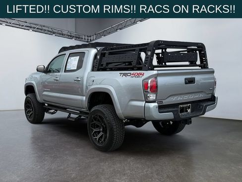 Used 2022 Toyota Tacoma TRD Sport w/ TRD Premium Sport Package AWD/4WD image 5