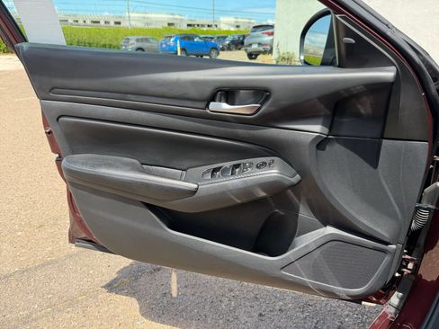 Used 2025 Nissan Altima 2.5 SV FWD image 18