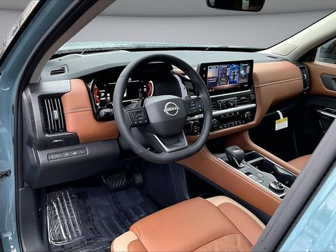 New 2026 Nissan Pathfinder Platinum image 7