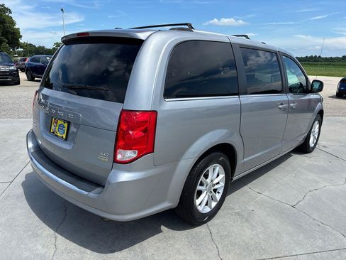 Used 2018 Dodge Grand Caravan SXT FWD image 4
