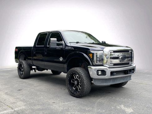 Used 2016 Ford F250 Lariat w/ Lariat Ultimate Package AWD/4WD image 2