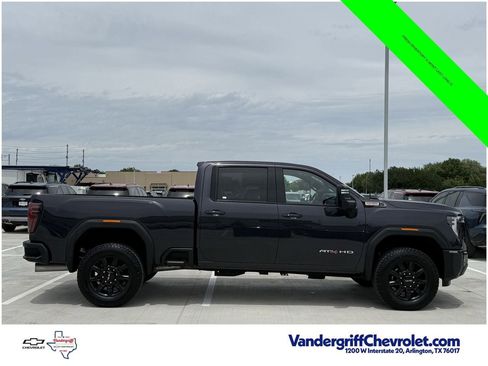 Used 2026 GMC Sierra 2500 AT4 AWD/4WD image 3