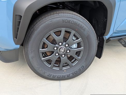 New 2026 Toyota 4Runner SR5 AWD/4WD image 9