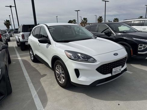 Used 2022 Ford Escape SE image 12