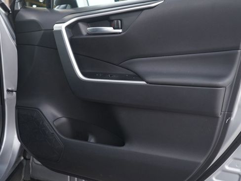 Used 2025 Toyota RAV4 XLE image 9