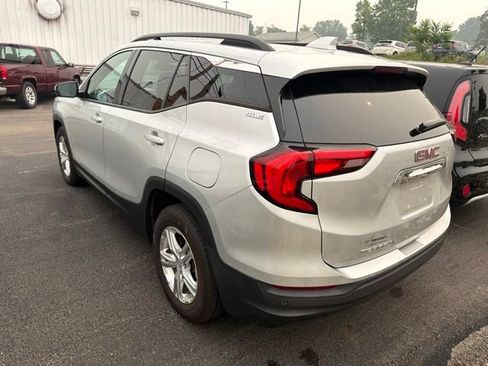 Used 2019 GMC Terrain SLE w/ Driver Convenience Package FWD image 6