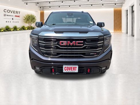 Used 2022 GMC Sierra 1500 AT4 w/ AT4 Preferred Package AWD/4WD image 3