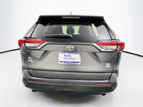 Used 2021 Toyota RAV4 LE w/ Carpet Mat Package (TMS) AWD/4WD image 6