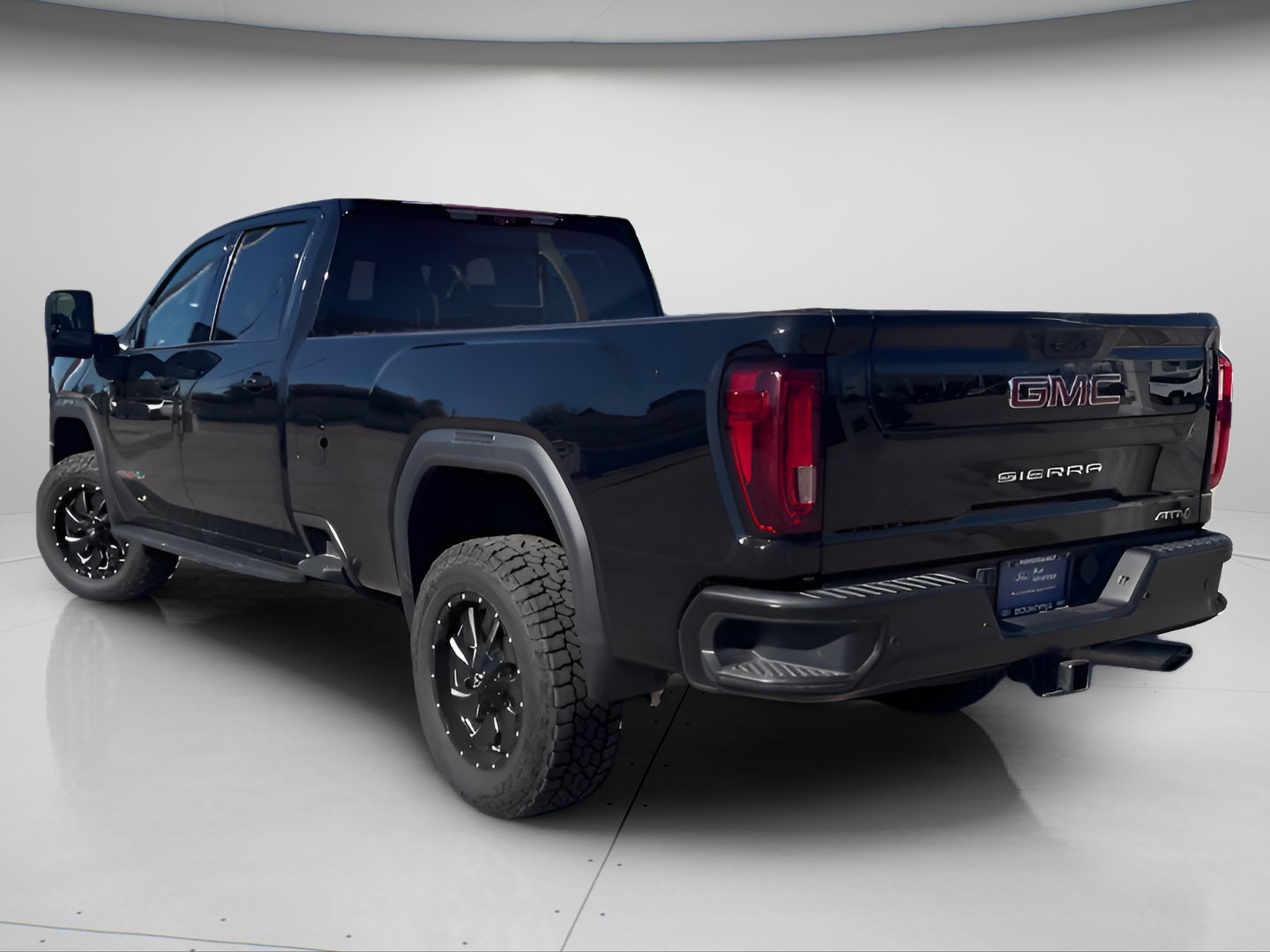 Used 2022 GMC Sierra 2500 AT4 w/ AT4 Premium Plus Package AWD/4WD image 10