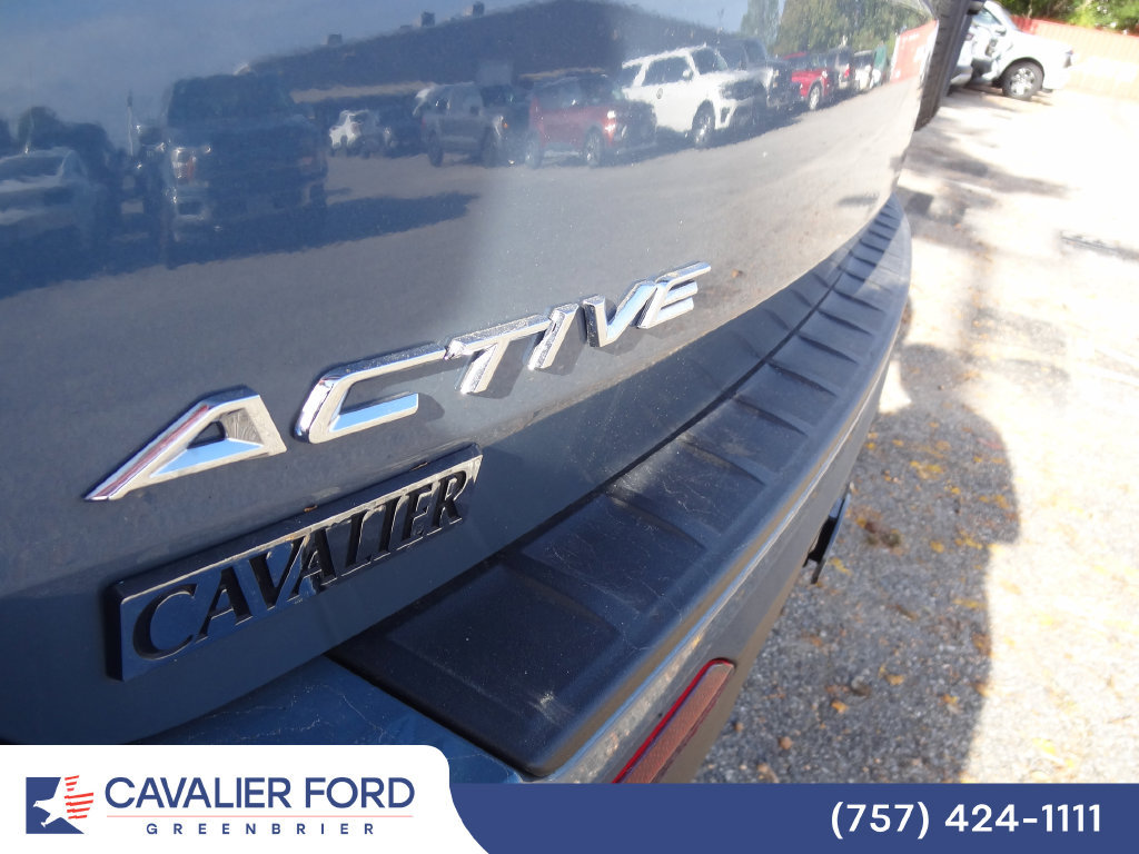 Used 2026 Ford Explorer Active AWD/4WD image 4