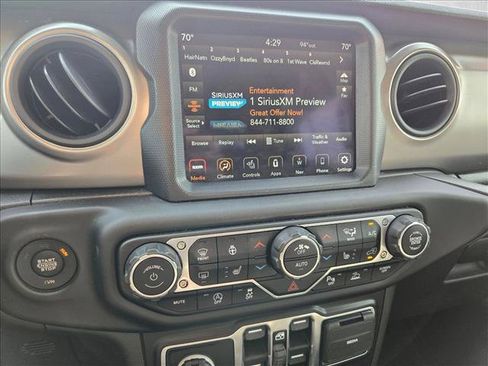 Used 2021 Jeep Gladiator Sport AWD/4WD image 13