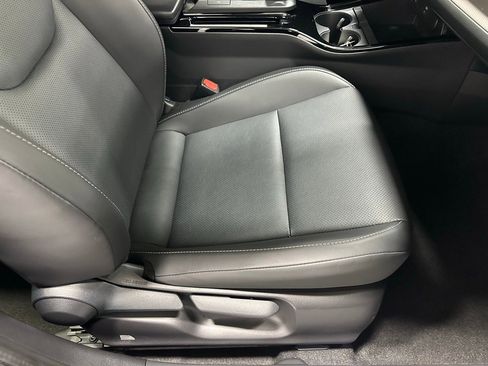 Used 2025 Toyota Prius XLE image 61