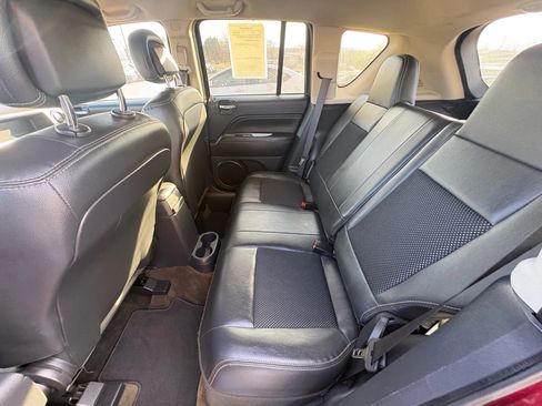 Used 2016 Jeep Compass Latitude AWD/4WD image 11