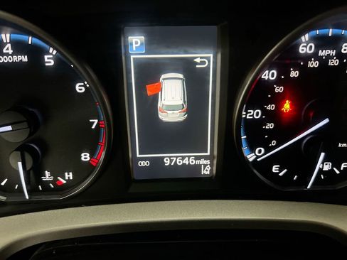 Used 2017 Toyota RAV4 LE image 13