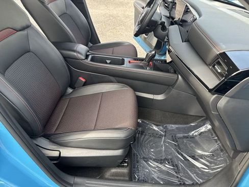 Used 2025 Nissan Kicks SR image 10