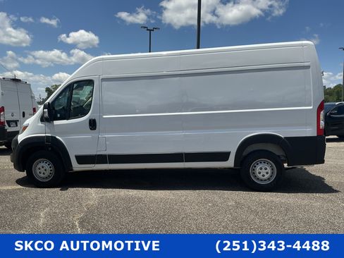 Used 2024 RAM ProMaster 2500 w/ Convenience Group FWD image 2