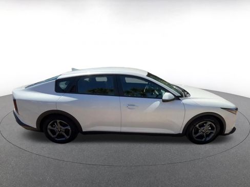 Used 2025 Kia K4 FWD image 16