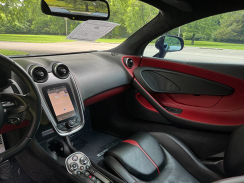 Used 2017 McLaren 570S Coupe RWD image 48