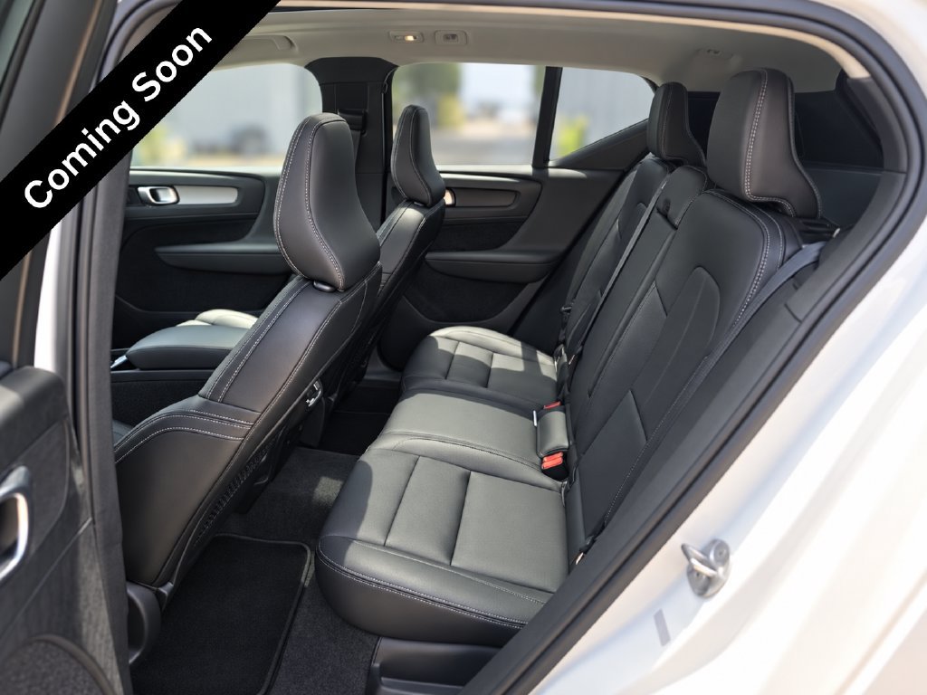 Certified 2025 Volvo XC40 B5 Plus AWD/4WD image 10