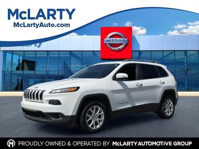 Used 2018 Jeep Cherokee Latitude Plus w/ Comfort/Convenience Group