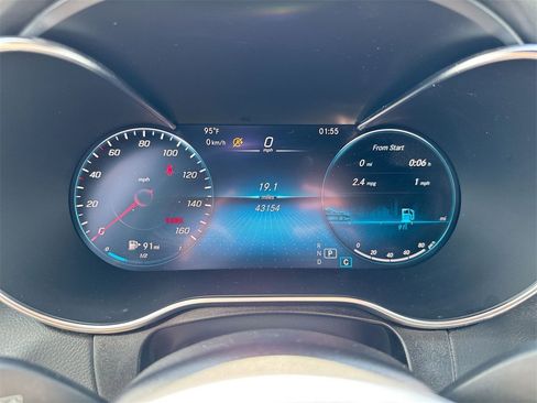 Used 2022 Mercedes-Benz GLC 300 4MATIC w/ AMG Line image 11