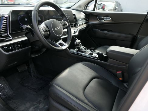 Used 2023 Kia Sportage EX image 12