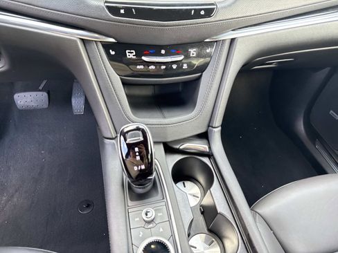 Certified 2025 Cadillac XT5 Premium Luxury image 29