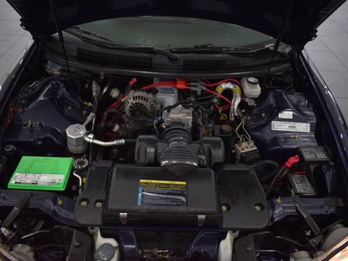Used 2002 Chevrolet Camaro LT w/ Preferred Equipment Group 1 RWD image 17