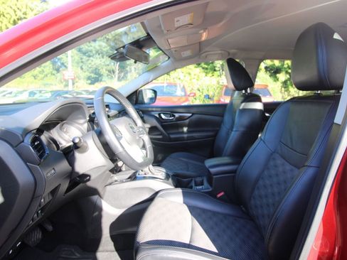 Used 2022 Nissan Rogue Sport SV w/ Technology Package image 10