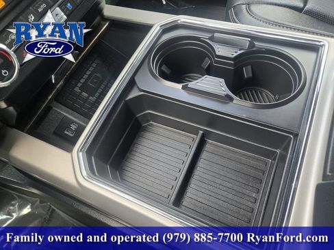 Certified 2022 Ford F250 Lariat w/ Lariat Ultimate Package AWD/4WD image 15