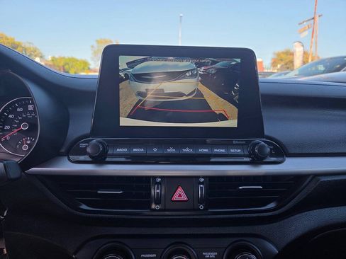 Used 2020 Kia Forte LXS FWD image 12