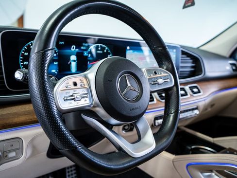 Used 2020 Mercedes-Benz GLS 580 GLS 580 w/ E-Active Body Control Package image 35