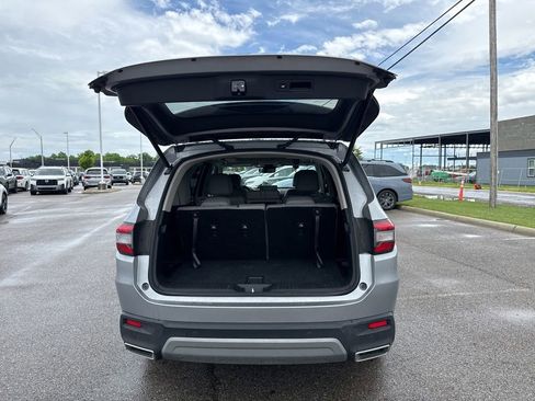 Used 2023 Honda Pilot Touring image 11