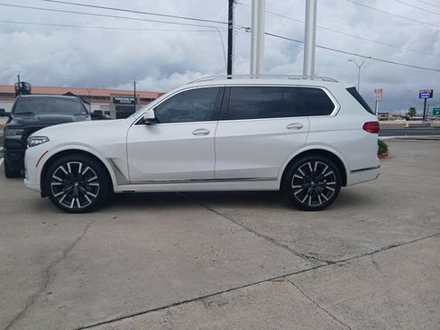 Used 2020 BMW X7 xDrive40i w/ Premium Package AWD/4WD image 3