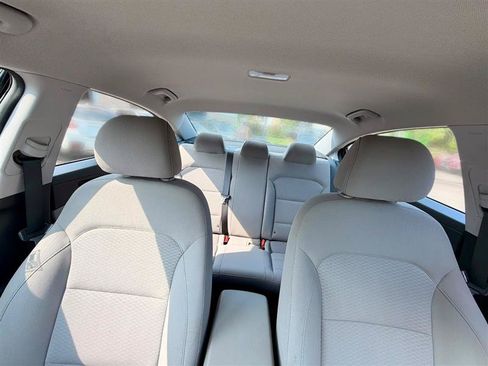 Used 2020 Hyundai Elantra SE FWD image 27