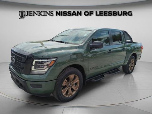 Certified 2024 Nissan Titan SV w/ SV Bronze Edition Package RWD image 15