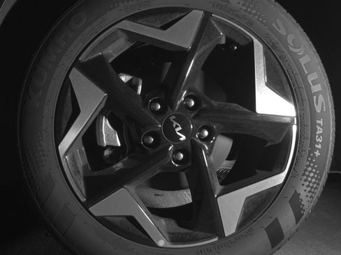 Used 2025 Kia Seltos S image 12