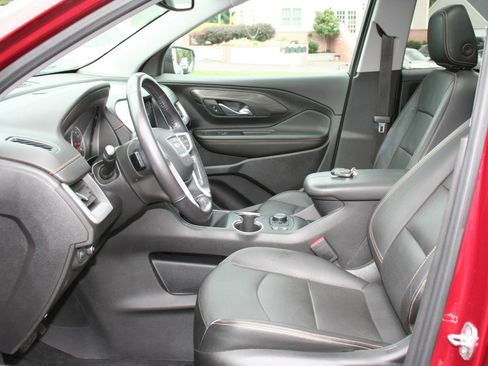 Used 2020 GMC Terrain SLT w/ Preferred Package AWD/4WD image 2