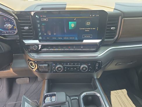 Used 2023 Chevrolet Silverado 1500 High Country w/ High Country Premium Package AWD/4WD image 20