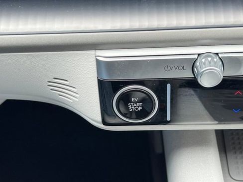 Certified 2025 Hyundai Ioniq 6 SEL RWD image 28