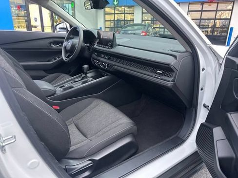 Used 2023 Honda Accord EX image 16