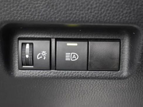 Used 2024 Toyota RAV4 XLE FWD image 19